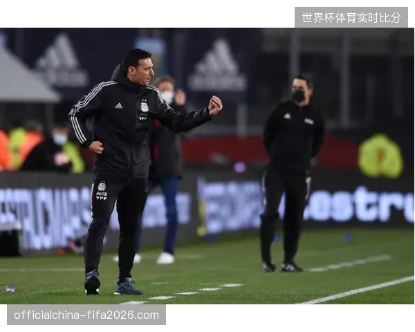 斯卡洛尼或将利用年轻边锋加纳乔的速度冲击对手,为梅西和劳塔罗的进攻组合创造空间 斯卡洛尼或将利用年轻边锋加纳乔的速度冲击对手,为梅西和劳塔罗的进攻组合创造空间